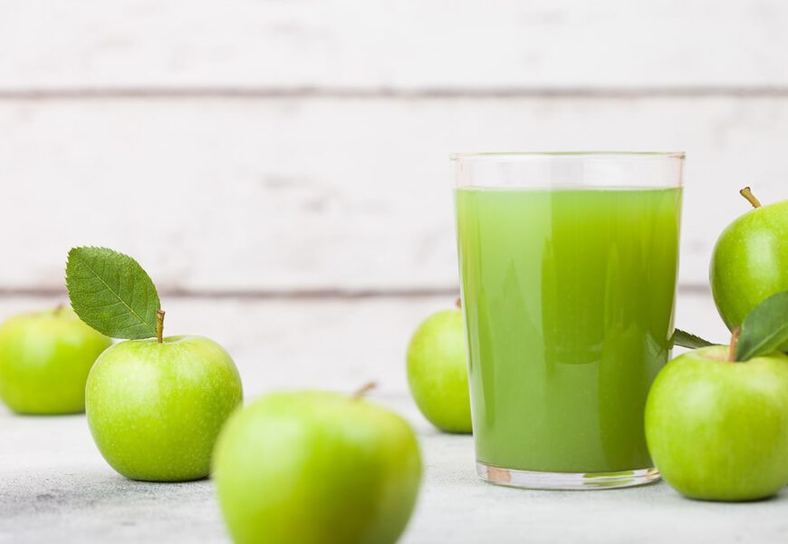 Vaso con Jugo de manzana
